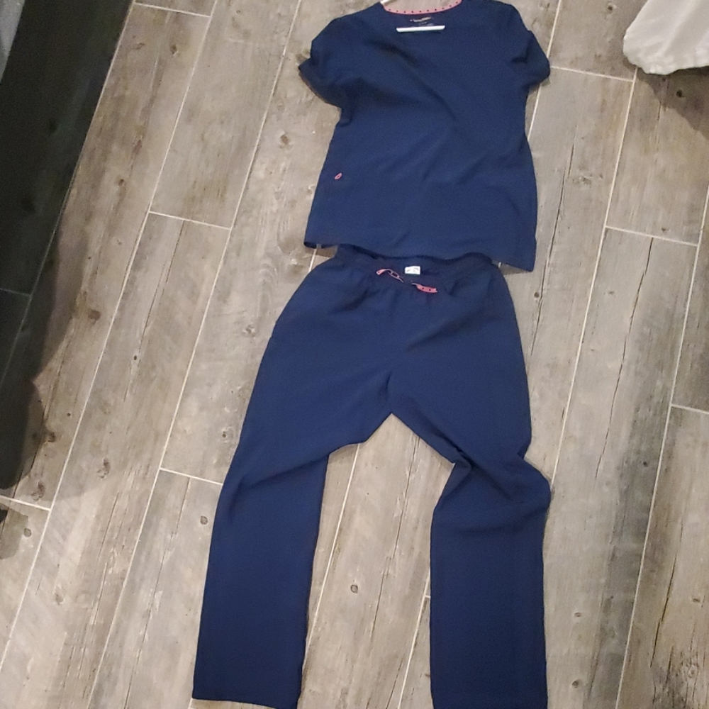 Heartsoul Navy scrub set new condition